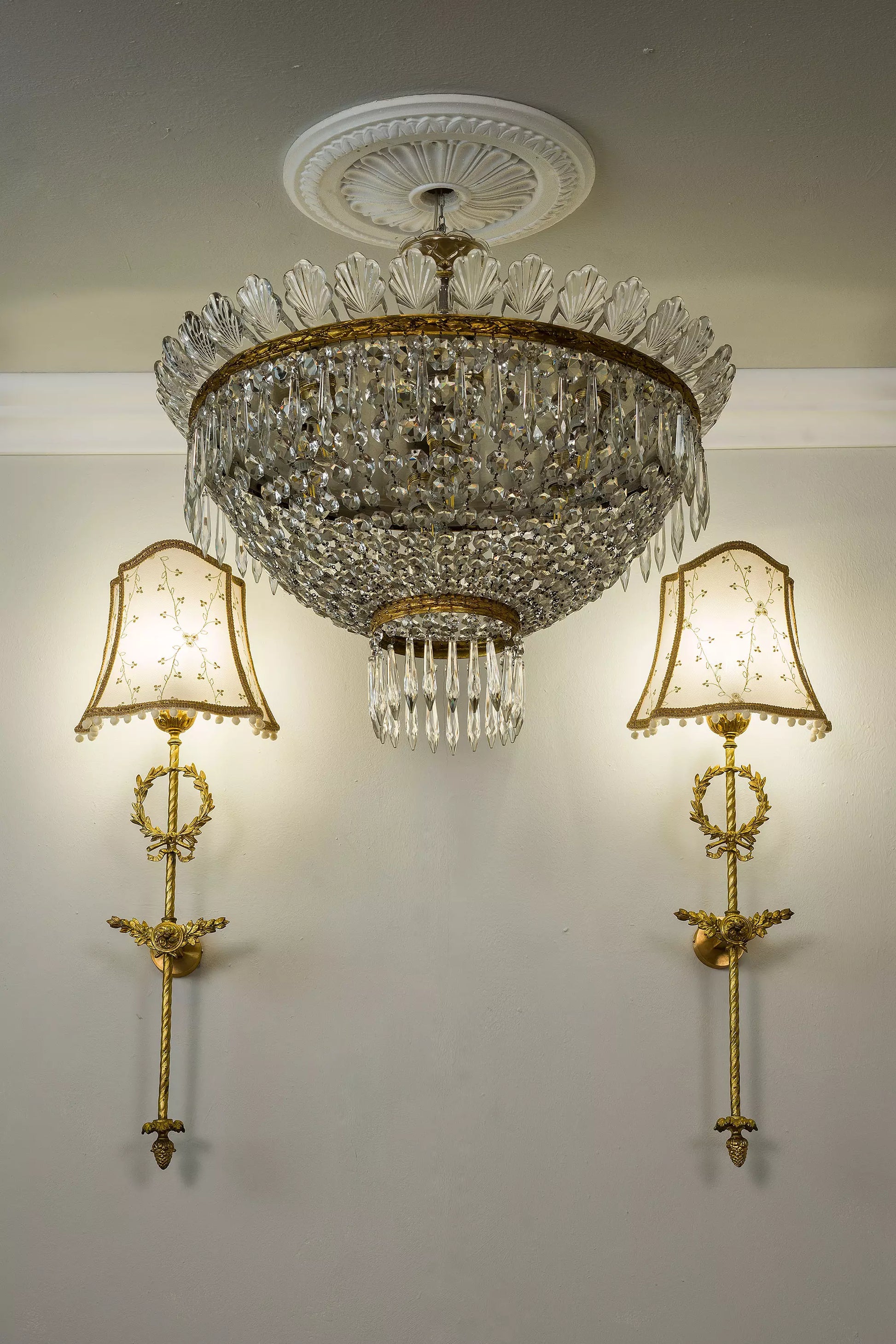 Appliques d'Epoca: Lampade a Muro Stile Impero in Bronzo Dorato. | Lo Stile Italiano