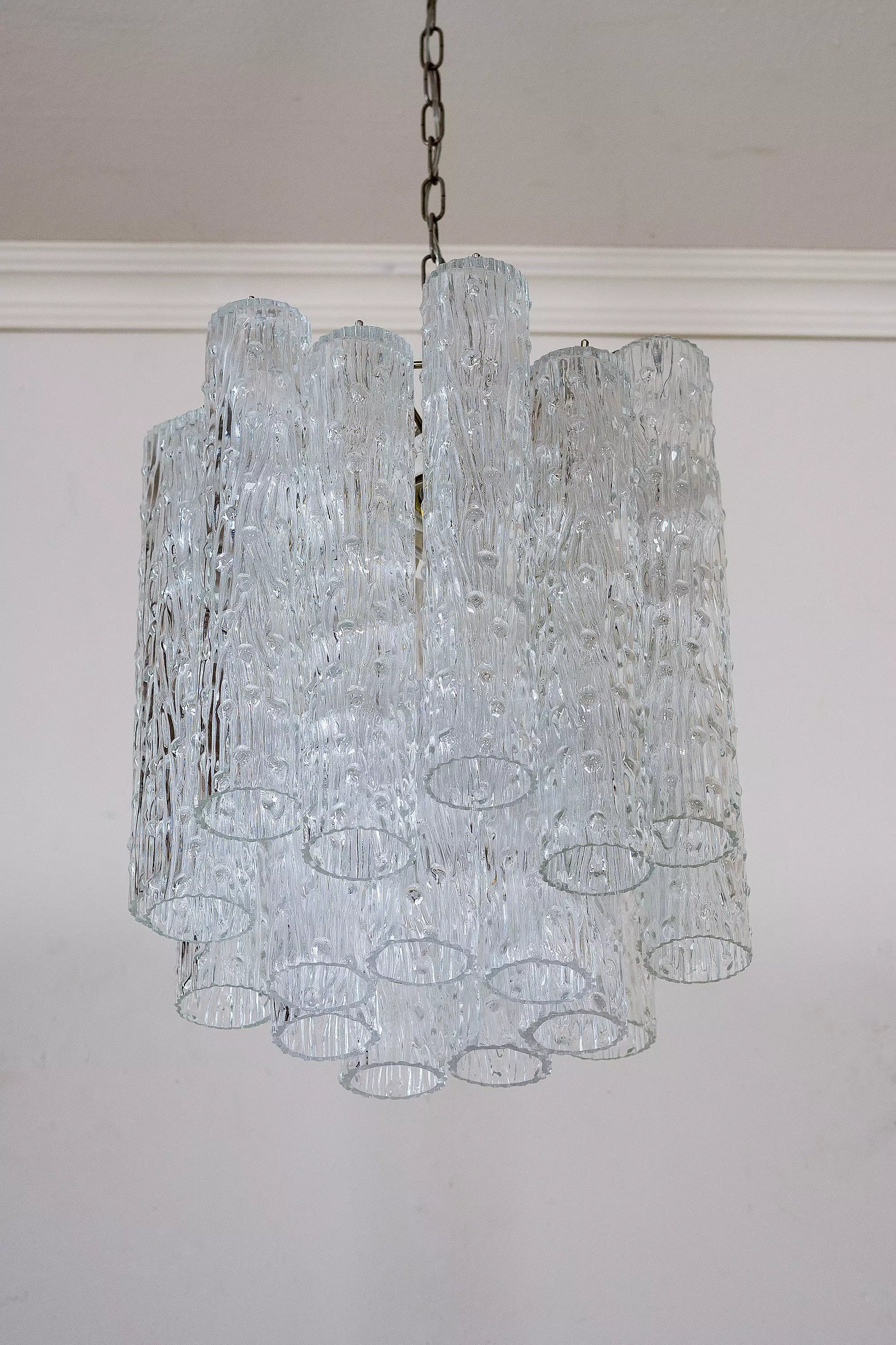 Lampadario vintage in vetro di Murano con cascata di tubi in vetro soffiato, design anni '60.| Lo Stile Italiano