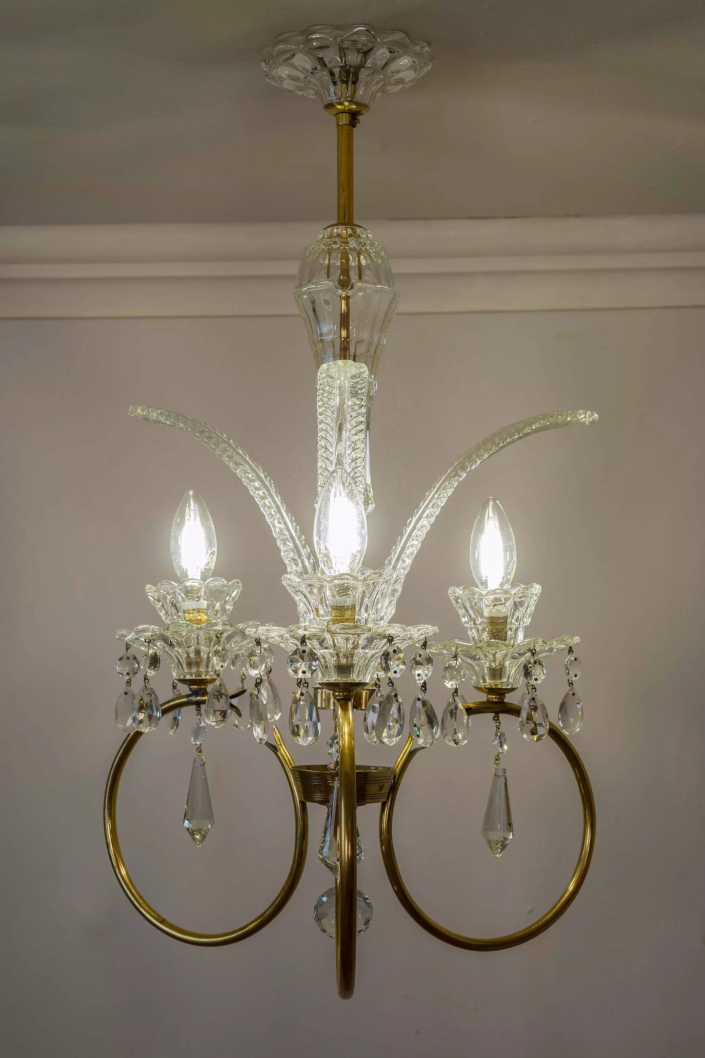 Lampadario di lusso a 3 luci, vintage anni '40, '50. | Lo Stile Italiano